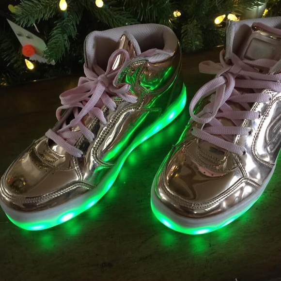 😱🔥🎁❤️Skechers Rose Gold Light up ‼️Girls - Picture 3 of 7